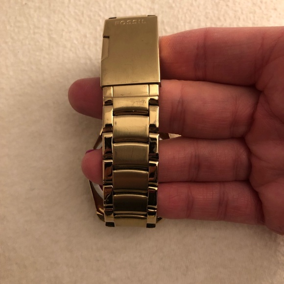 Gold Fossil Watch - Picture 3 of 9